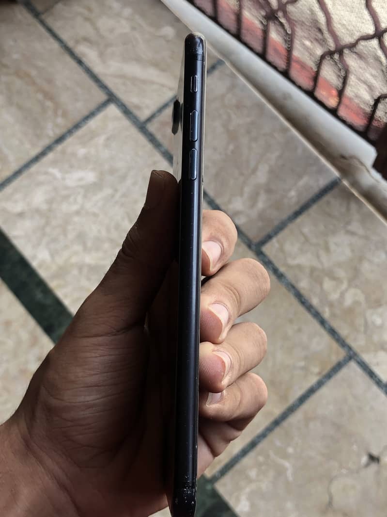 Apple iPhone 7 Plus 5