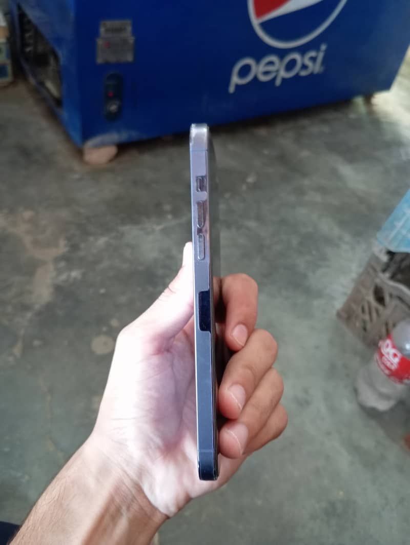Apple iPhone 14 Pro Max 3