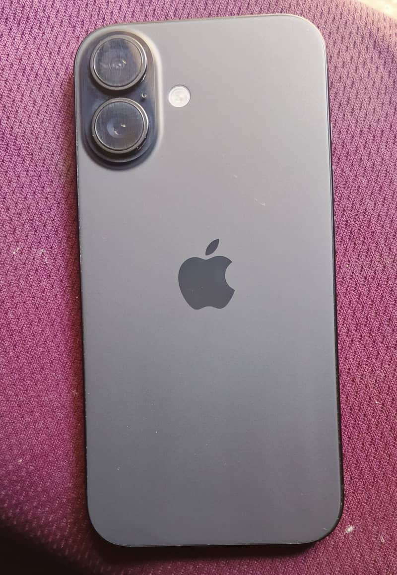 Apple iPhone 16 1