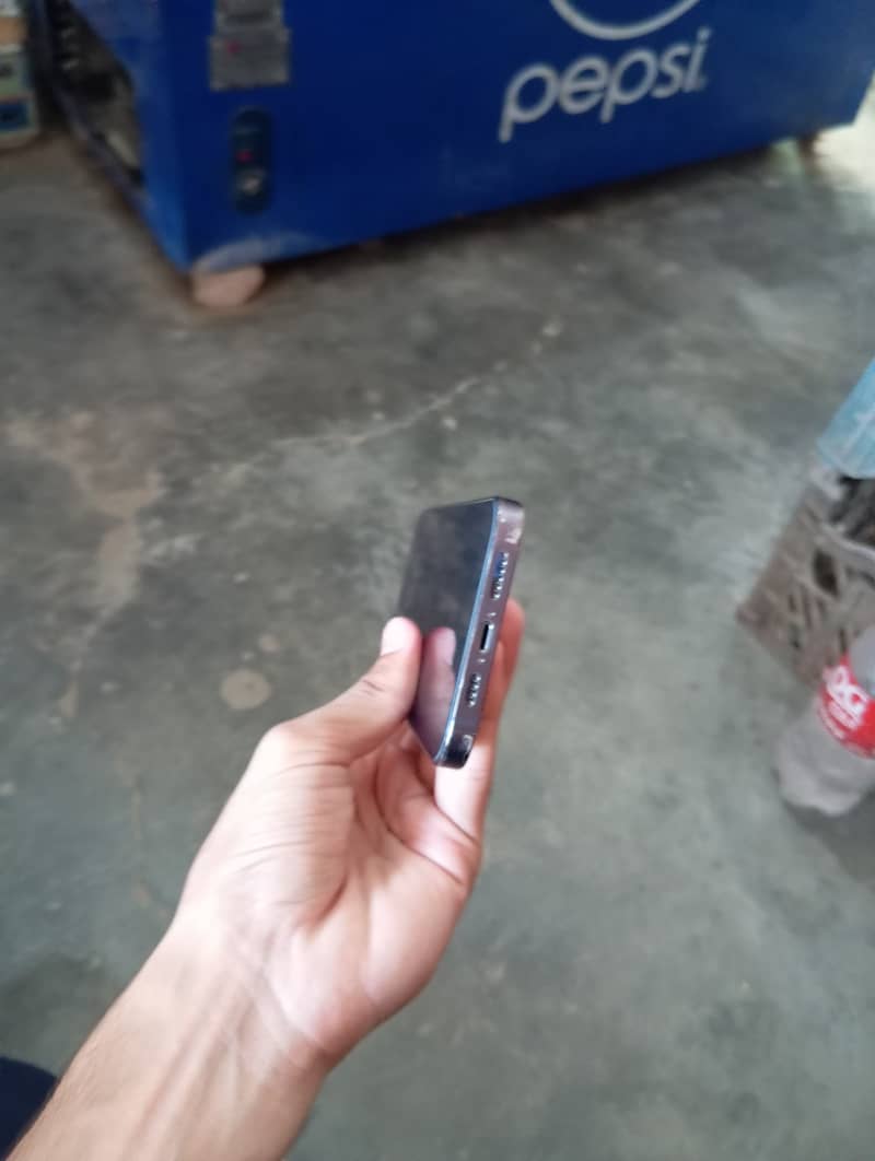 Apple iPhone 14 Pro Max 6