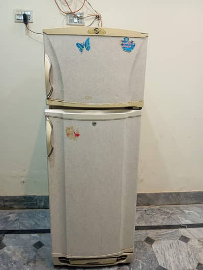 Pell small size refrigerator