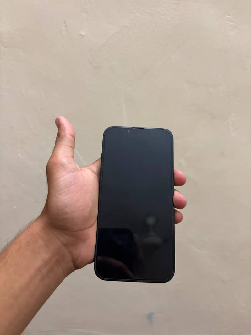 Apple iPhone 13 1