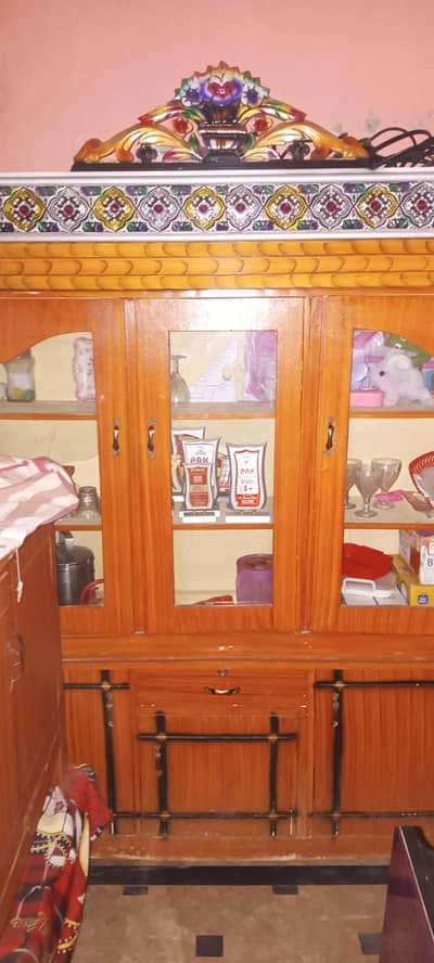 bilkul sahi bilkul sahi halat mein pada hai Pura. Furniture for sale h