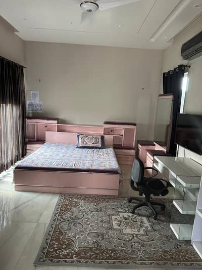 Rooms for rent in DHA Lahore for girl students and working ladies