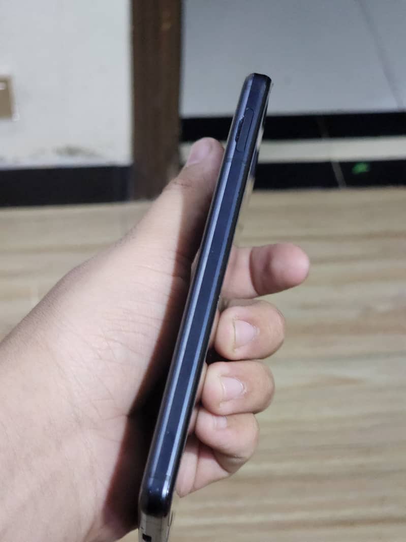 Sharp Aquos Sense 0