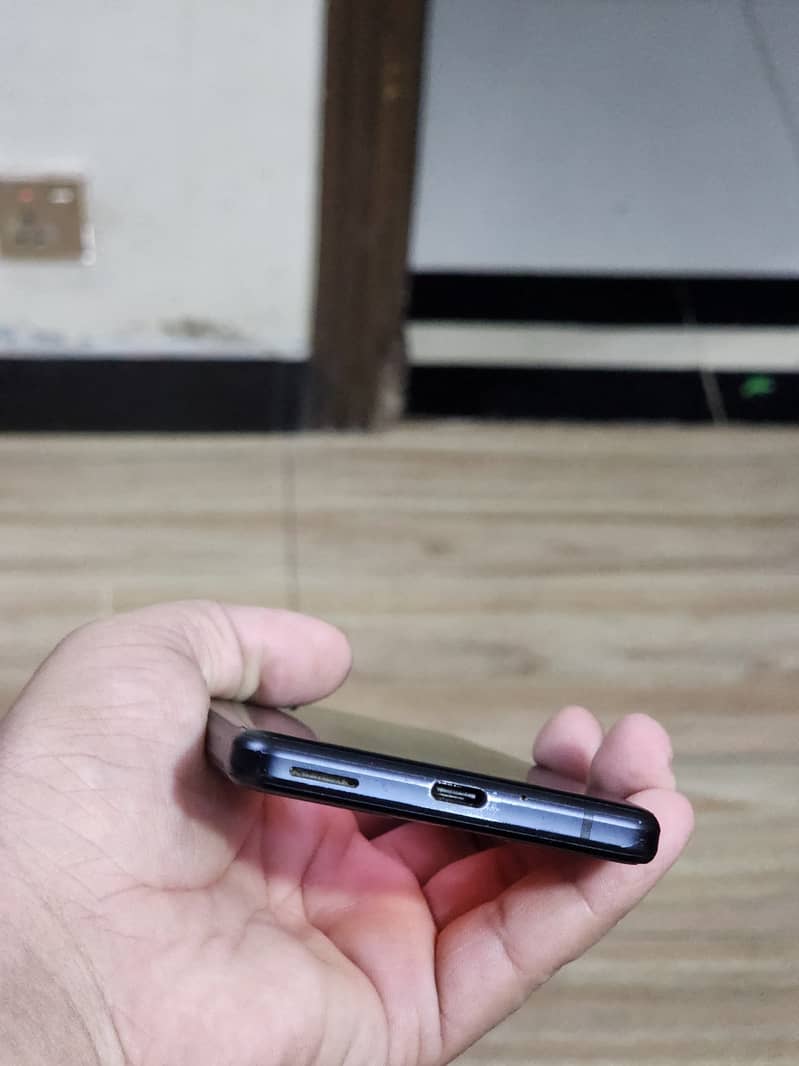 Sharp Aquos Sense 4