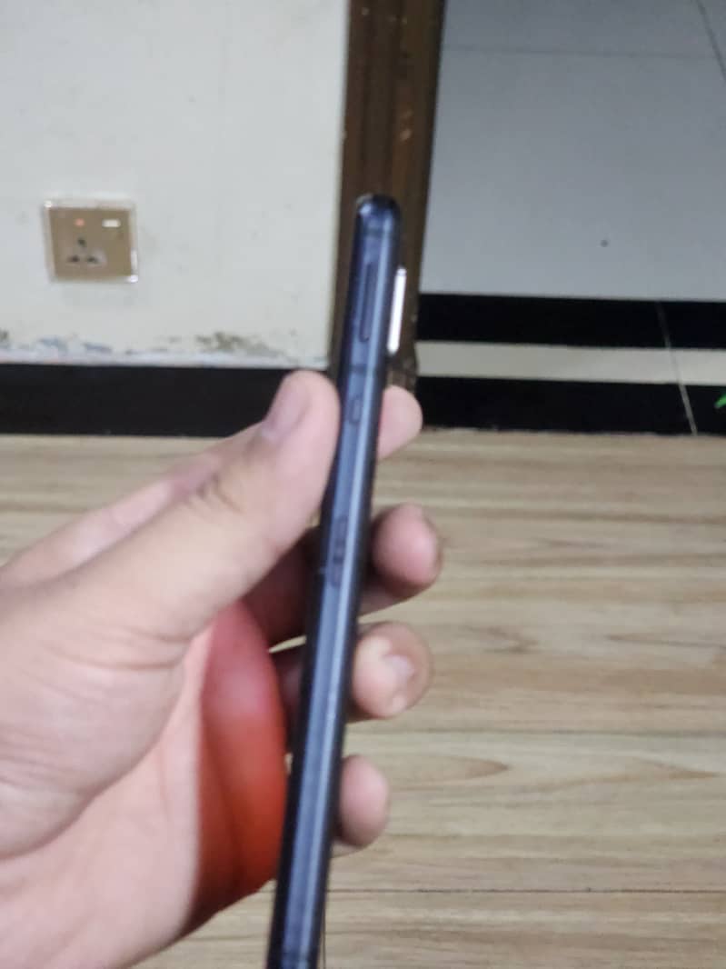 Sharp Aquos Sense 5