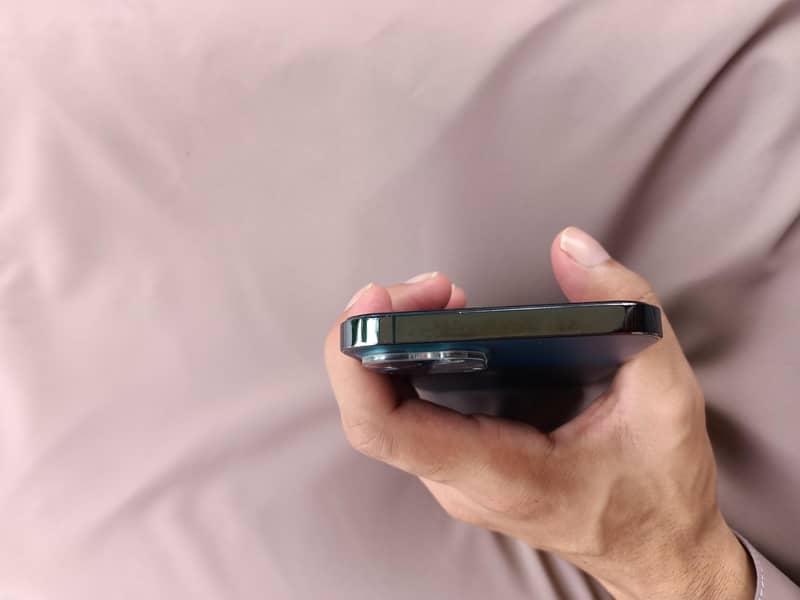 Apple iPhone 12 Pro Max 4