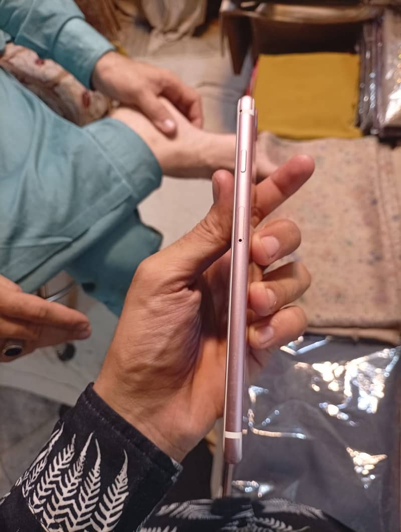 Apple iPhone 7 Plus 2