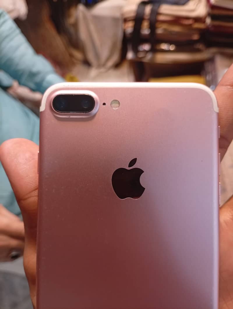 Apple iPhone 7 Plus 7