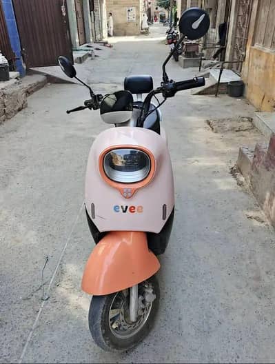 Electronic scooty for sale All 70 kilometer average