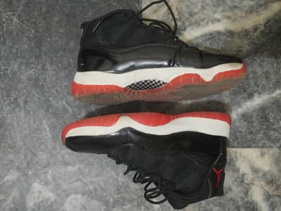 Air Jordan 11 Retro Black True Red White