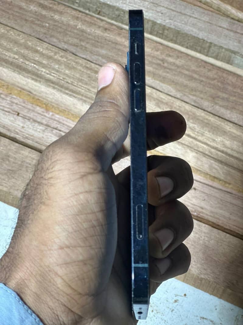Apple iPhone 12 Pro 2