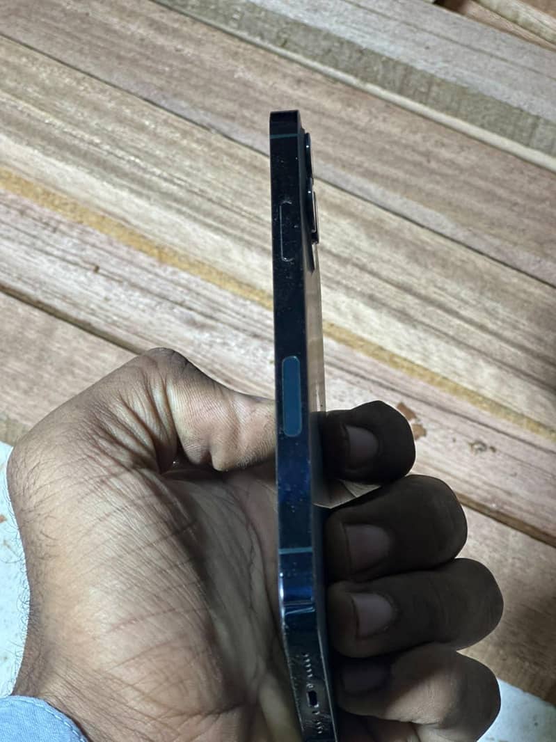 Apple iPhone 12 Pro 3