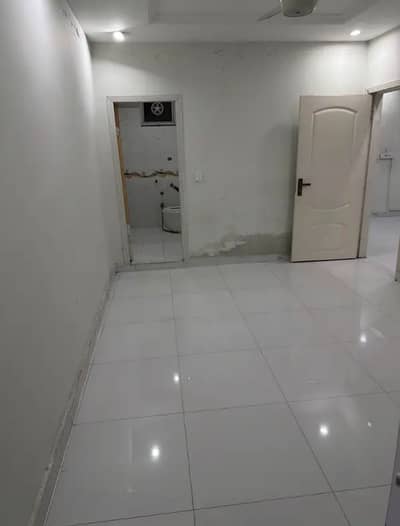 Unfurnished room available for rent in E11 4