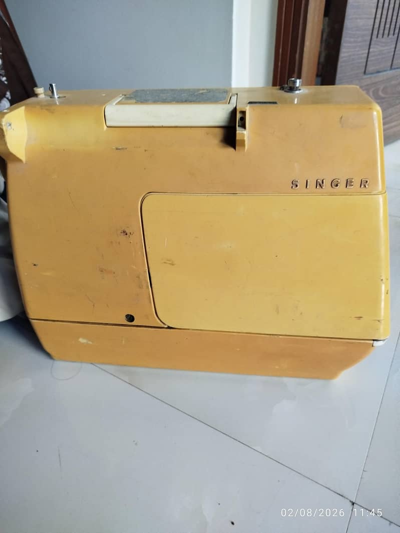 Sewing Machine  Singer 2