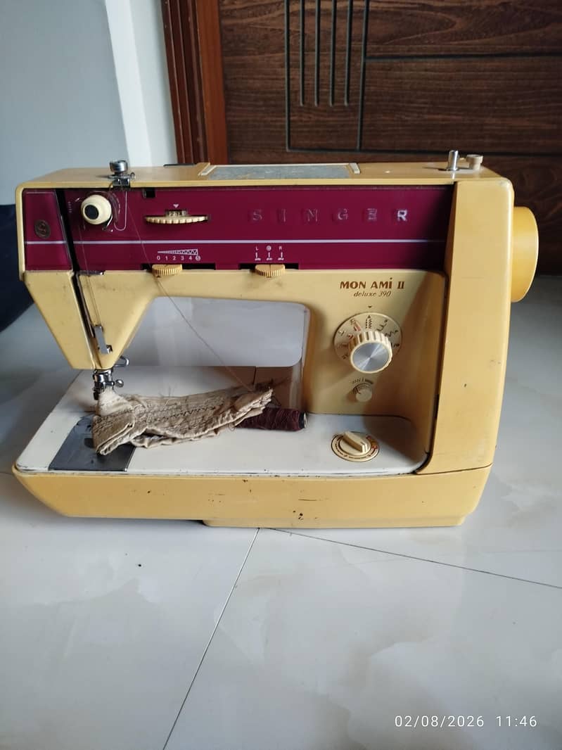 Sewing Machine  Singer 3
