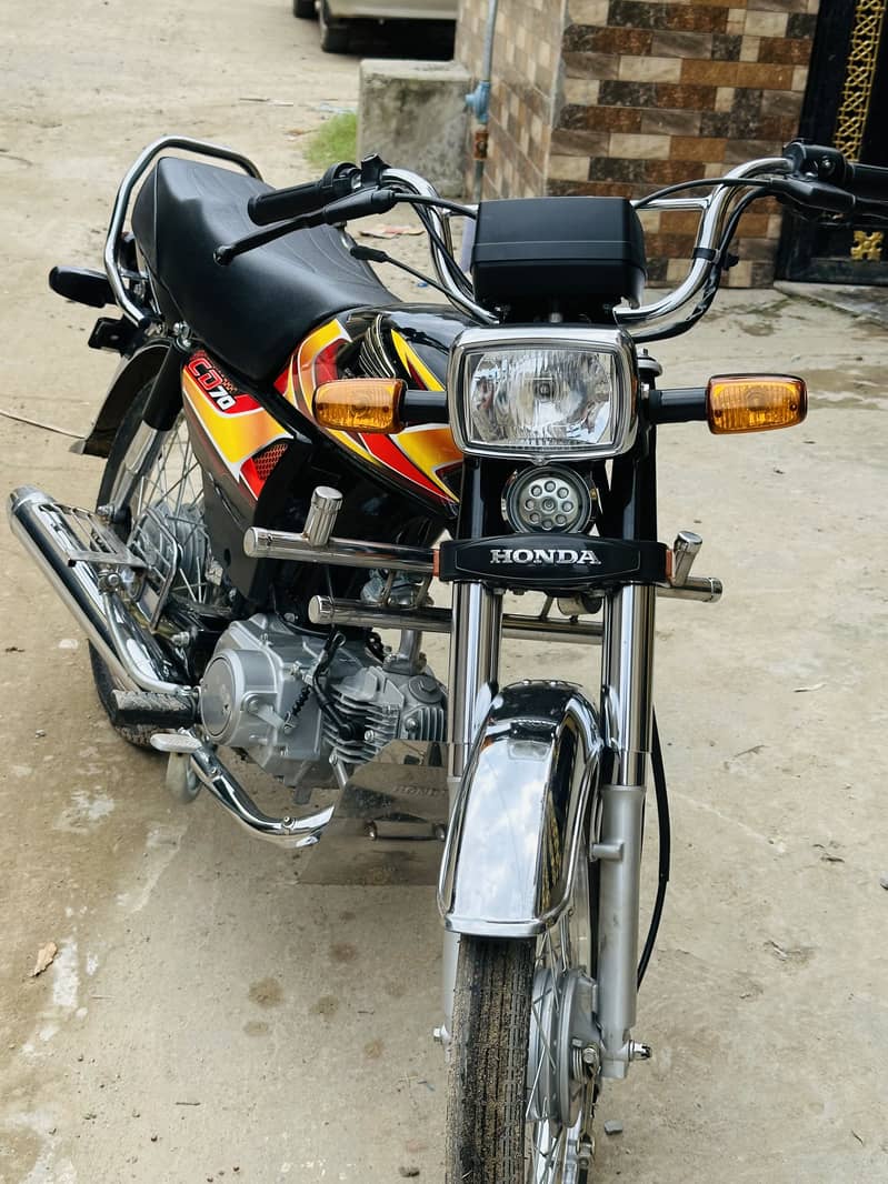 Cd 70  black 1