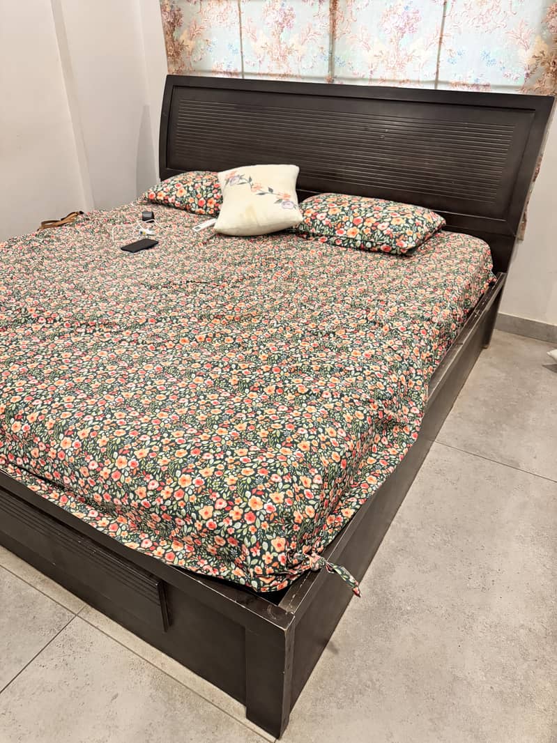 King bed 0