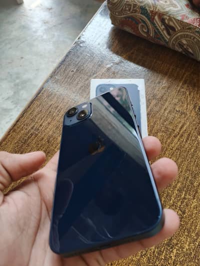 Apple iPhone 13