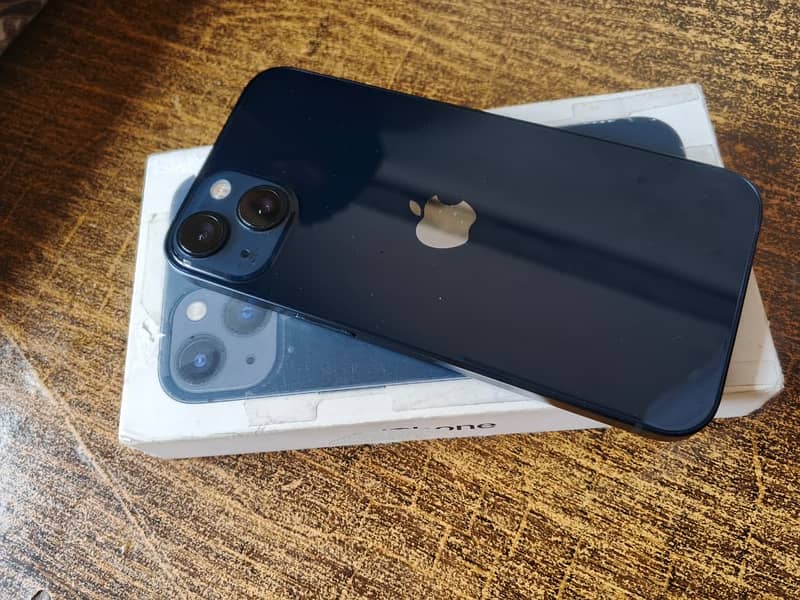 Apple iPhone 13 2
