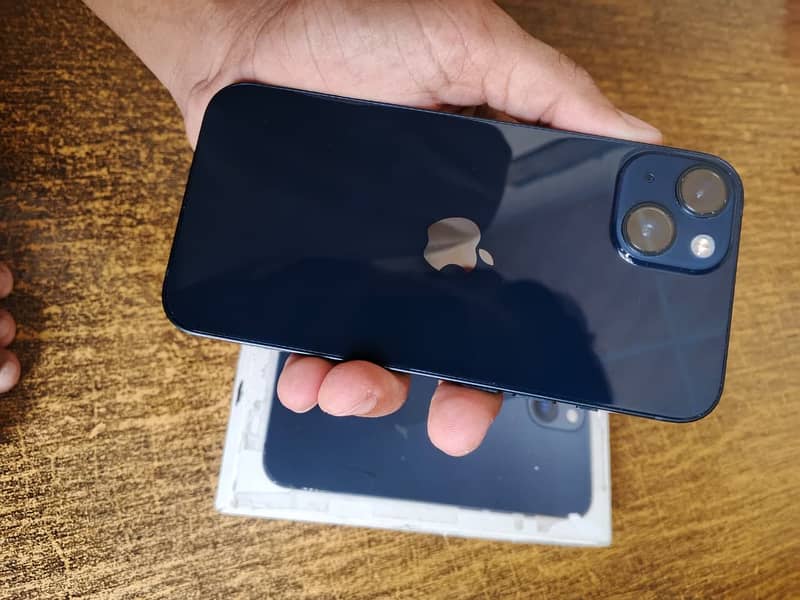 Apple iPhone 13 5