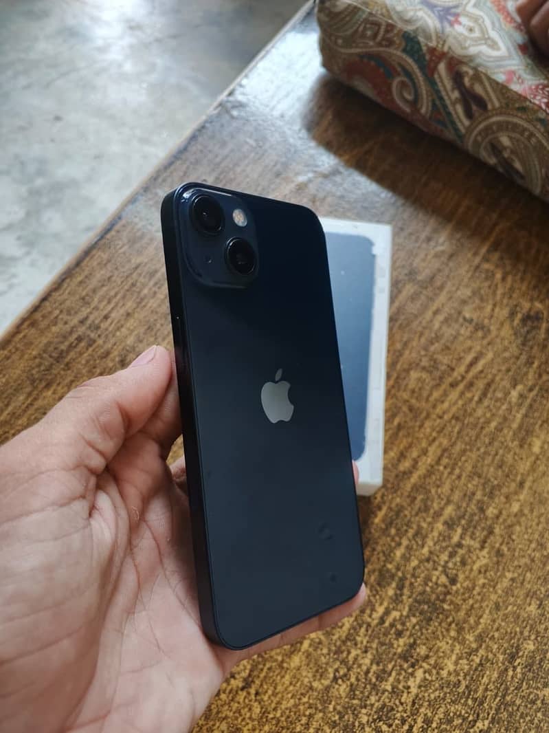 Apple iPhone 13 9