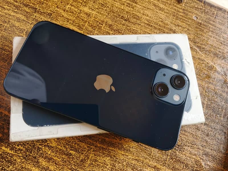 Apple iPhone 13 11