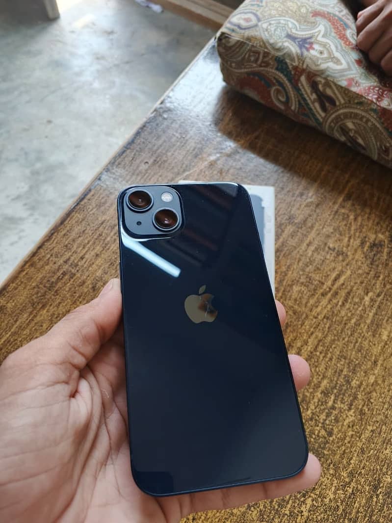 Apple iPhone 13 12