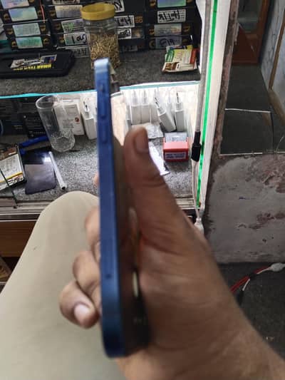 Apple iPhone 12