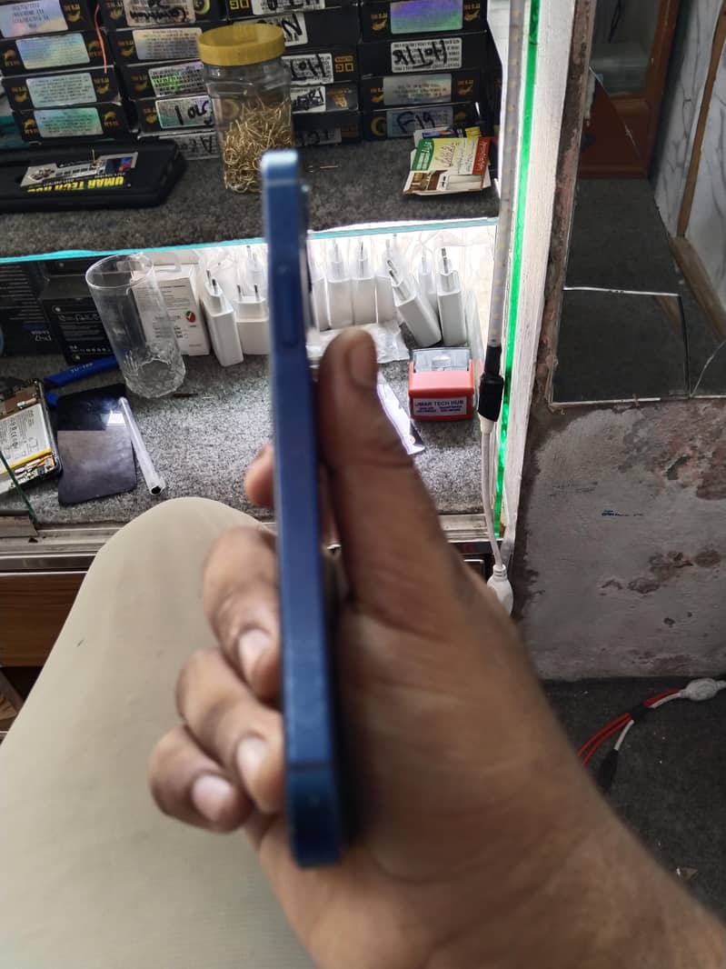 Apple iPhone 12 1