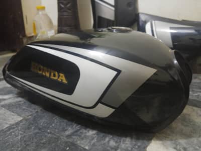 CD 70 Bike Fuel (Tank) Tanki & (Side Covers) Tapy