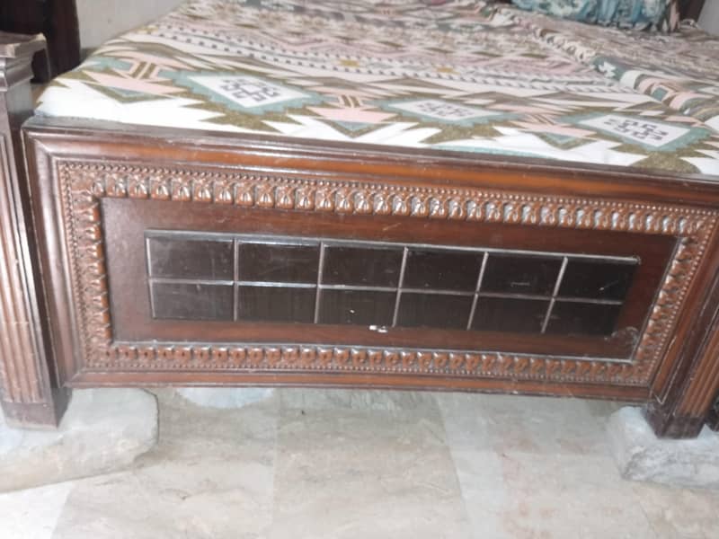Two single bed without mattress 2