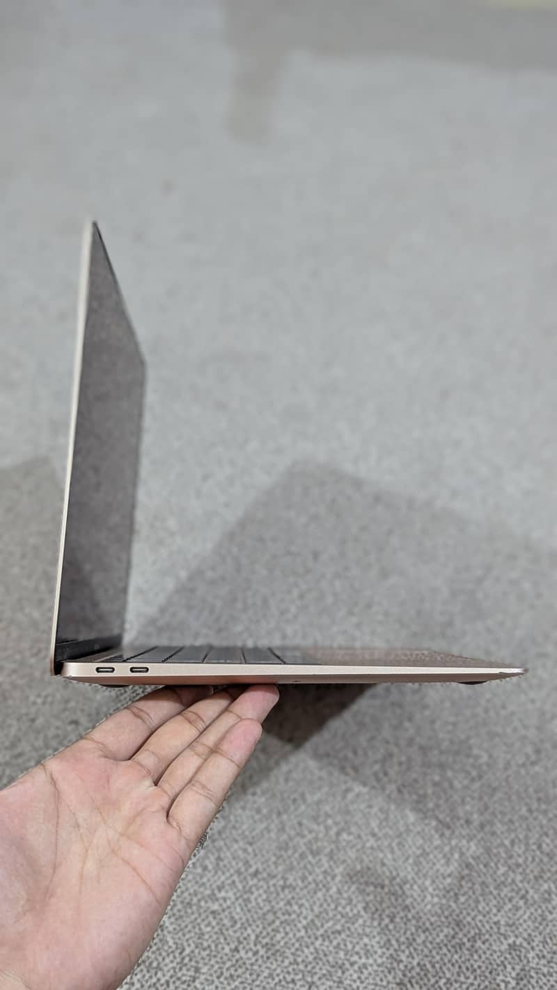 MACBOOK AIR 4