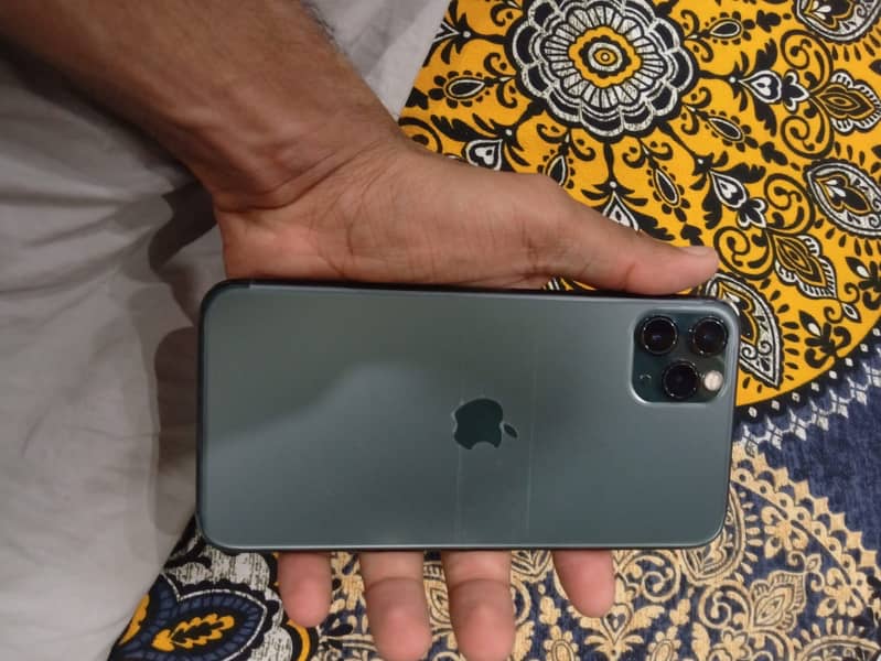 Apple iPhone 11 Pro Max 2