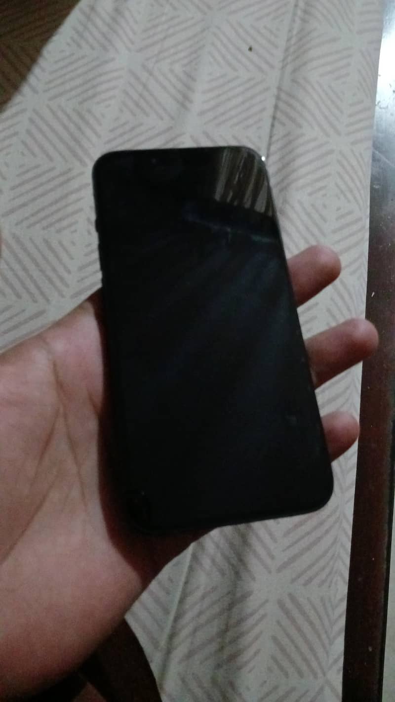 Apple iPhone 14 3