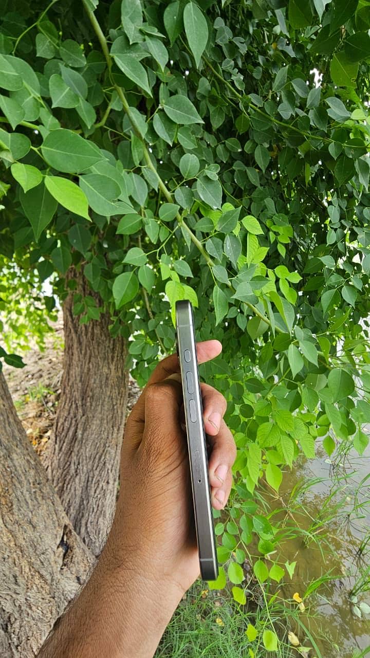 Apple iPhone 15 Pro 7