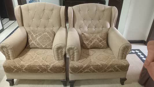 I am selling a sofa set with 7 seater