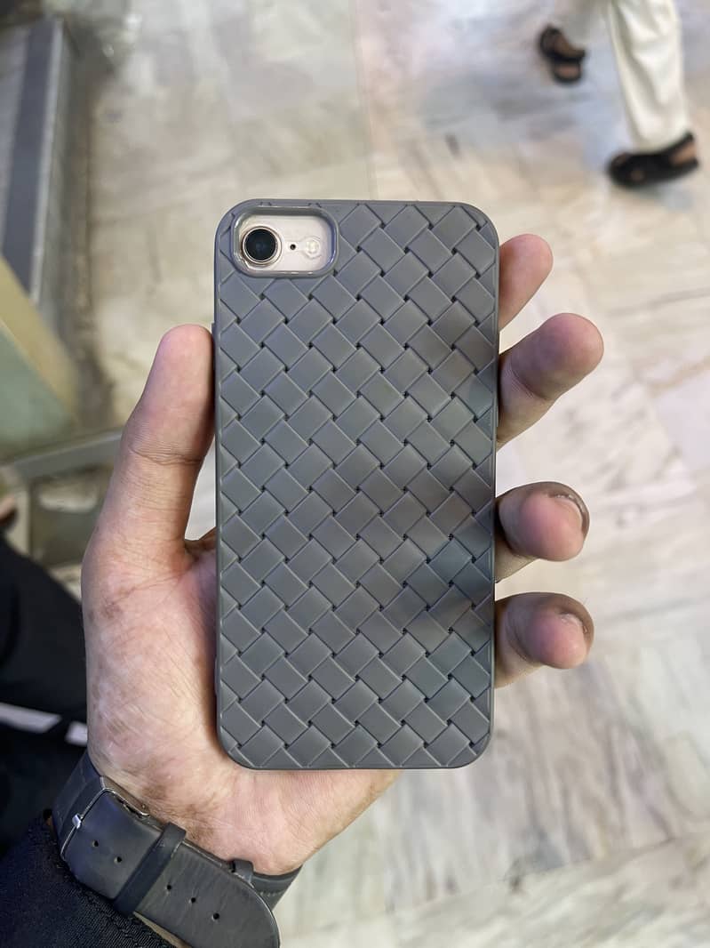 Apple iPhone 8 0