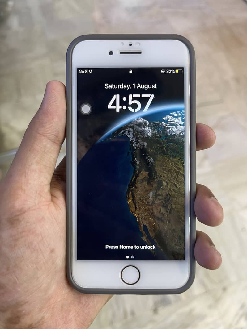Apple iPhone 8 3