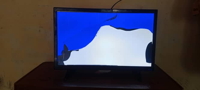 samsung 24 inch ANDRIOD SMART LED Tv_screen damaged_Remote and box inc