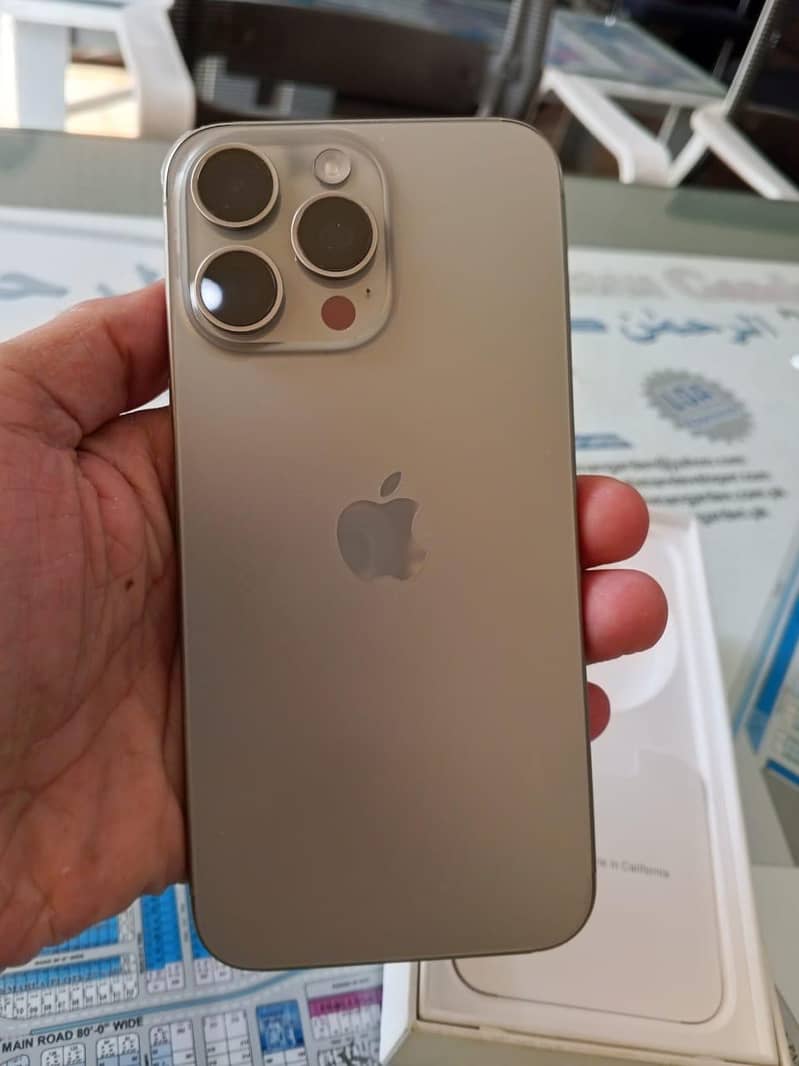 Apple iPhone 15 Pro Max 1