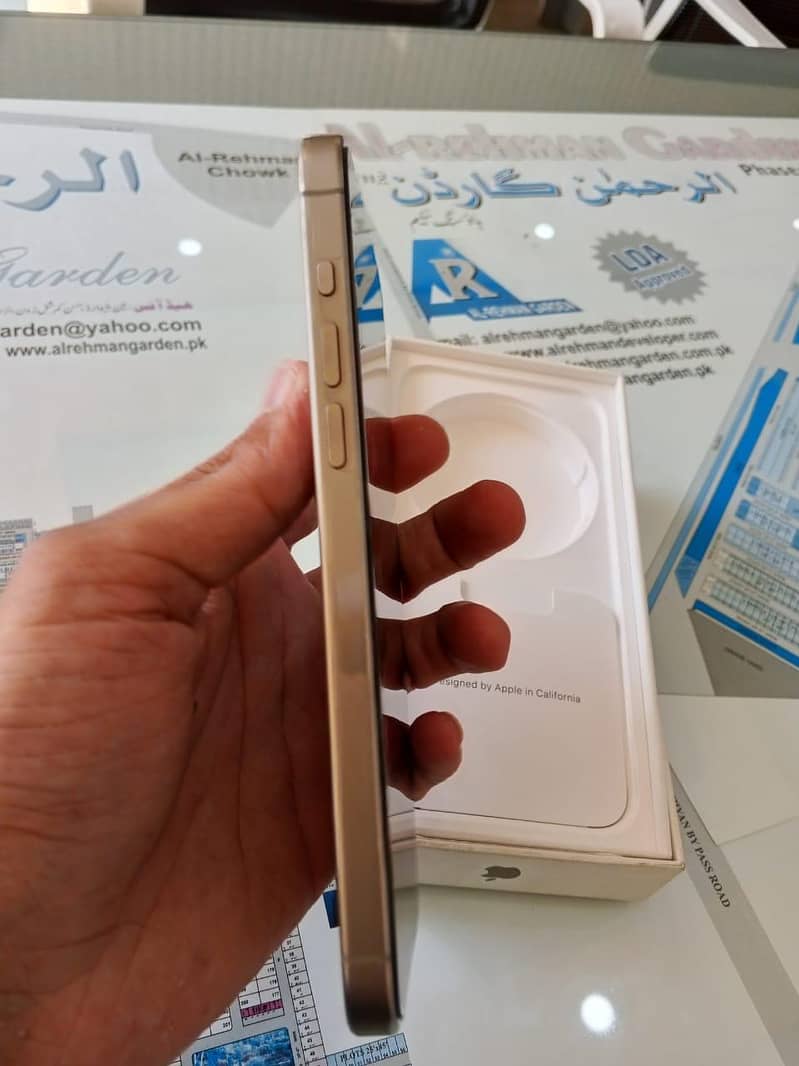 Apple iPhone 15 Pro Max 2