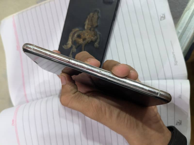 Apple iPhone X 5