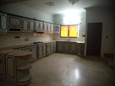 Full floor of 1800 sq. feet 2ndfloor Flat avaiable for rent in ideal location of Dha.