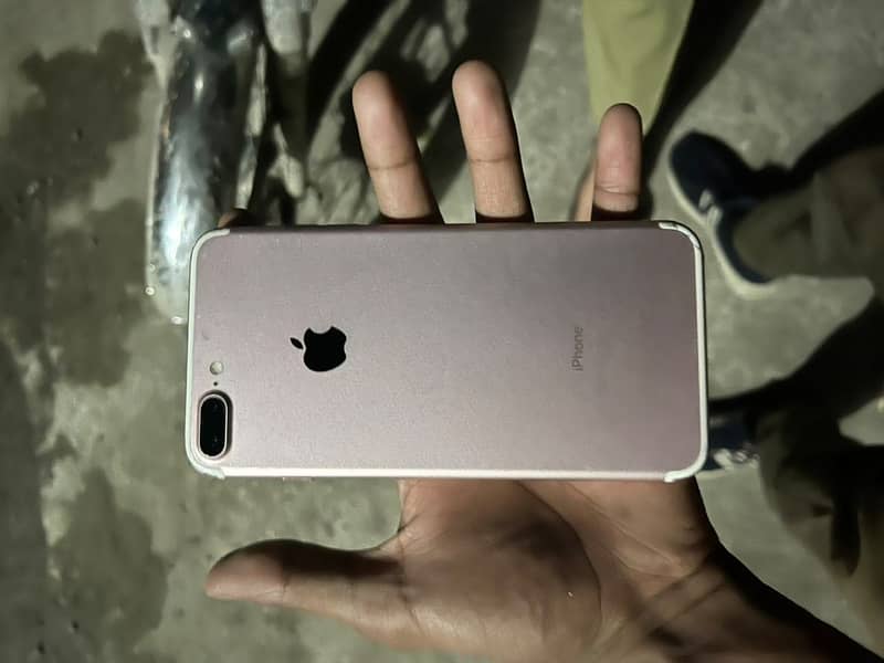 Apple iPhone 7 Plus 1