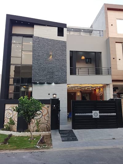 Brand New 5.5 Marla Corner House for Sale in Platinum Block, Park View City Lahore