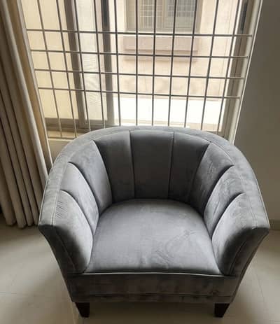 Pair of 2 bedroom chairs