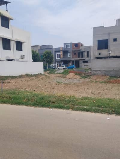 20-Marla Plot Best Opportunity Near To School For Hot Location For Sale In NewLahoreCity Near To Bahria Town Lahore LDA Approved Society