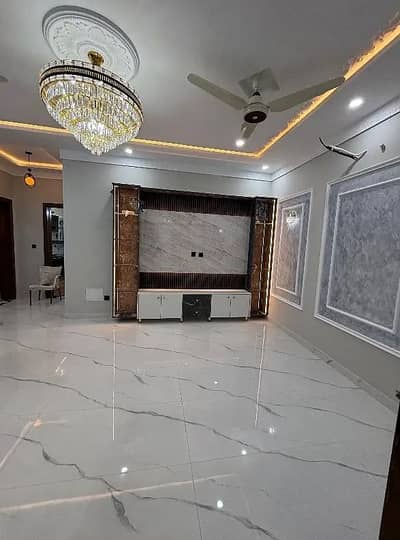G 13 10 MARLA HOUSE UPAR POTION AVAILABLE FOR RENT
